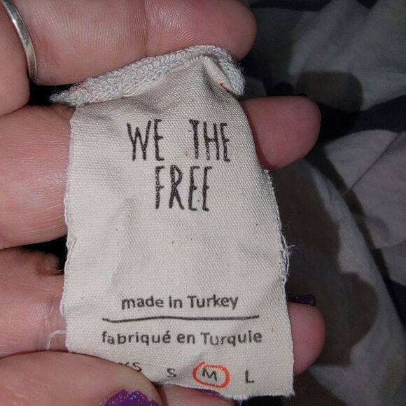 Free People Upstate Striped V-neck Tee Shirt Top Size Medium - Picture 6 of 6